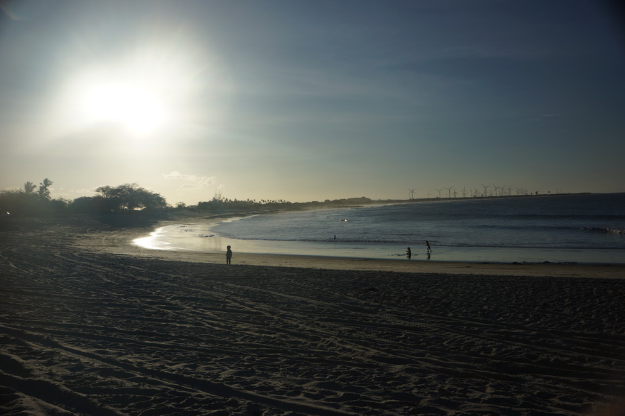 Uma praia de So Miguel do Gostoso ao por do sol